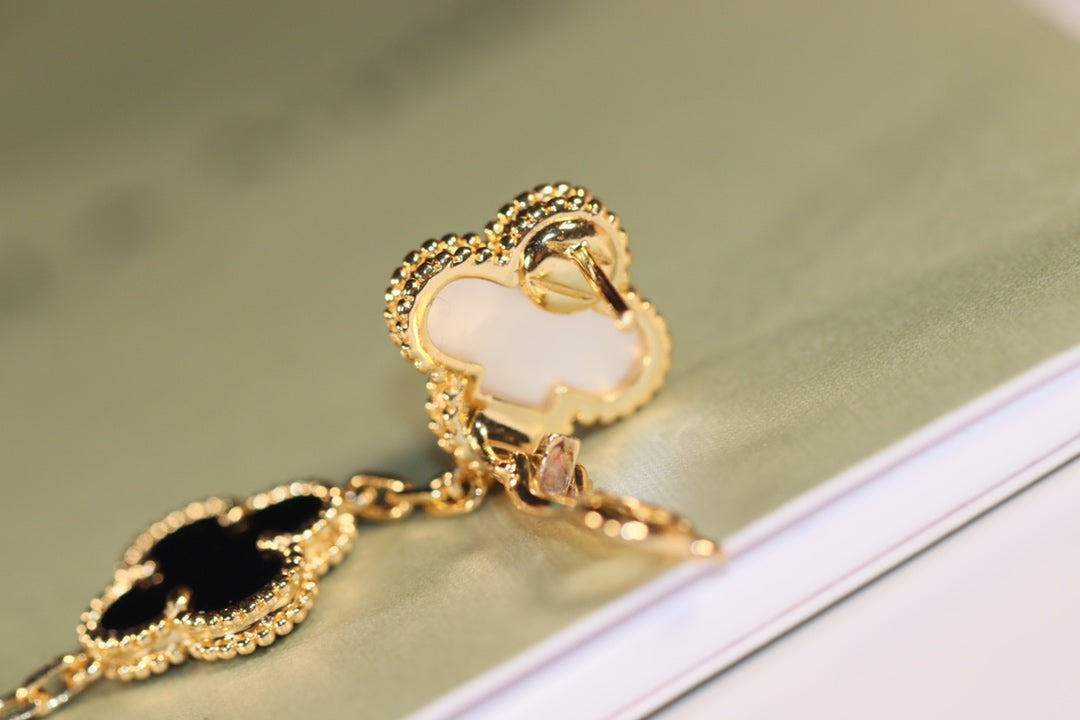 [Renovia Jewelry]CLOVER EARRINGS GOLD ONYX MOP 3 MOTIF