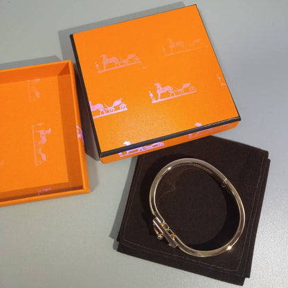 [Renovia Jewelry]H CLOUD BLUE BRACELET