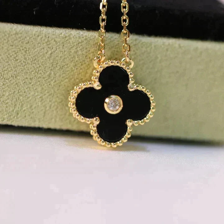 [Renovia Jewelry]CLOVER 15MM DIAMOND ONYX NECKLACE