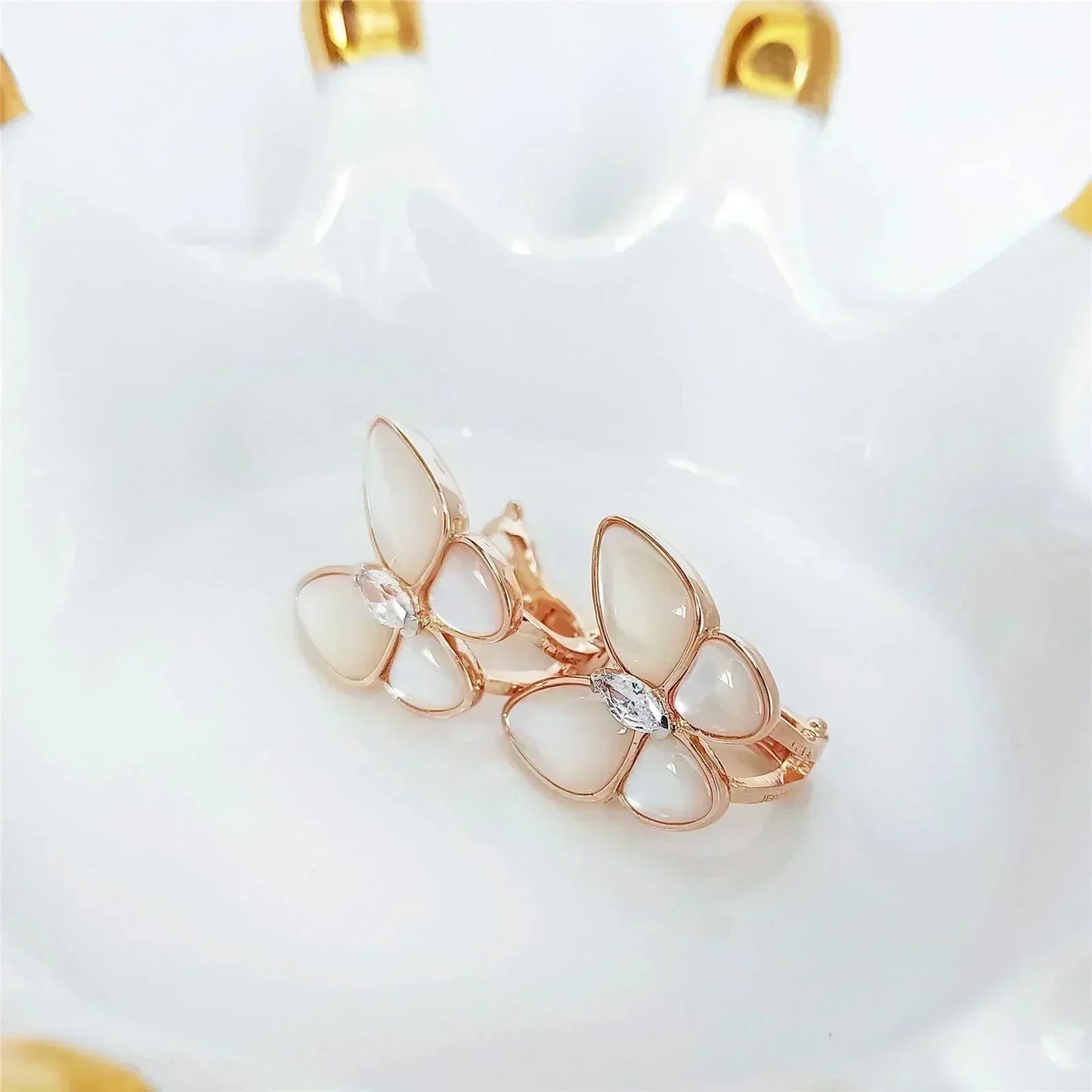 [Renovia Jewelry]BUTTERFLY MOP DIAMOND EARRINGS
