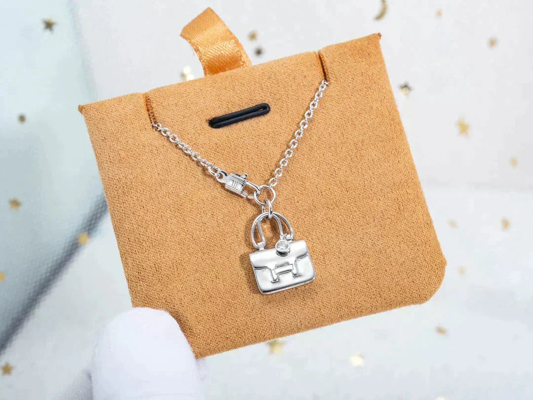 [Renovia Jewelry]AMULETTE PEDANT SILVER NECKLACE