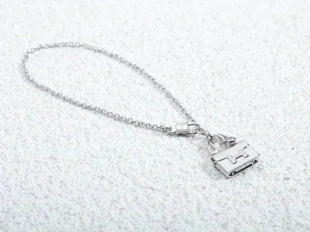 [Renovia Jewelry]AMULETTE PEDANT SILVER NECKLACE