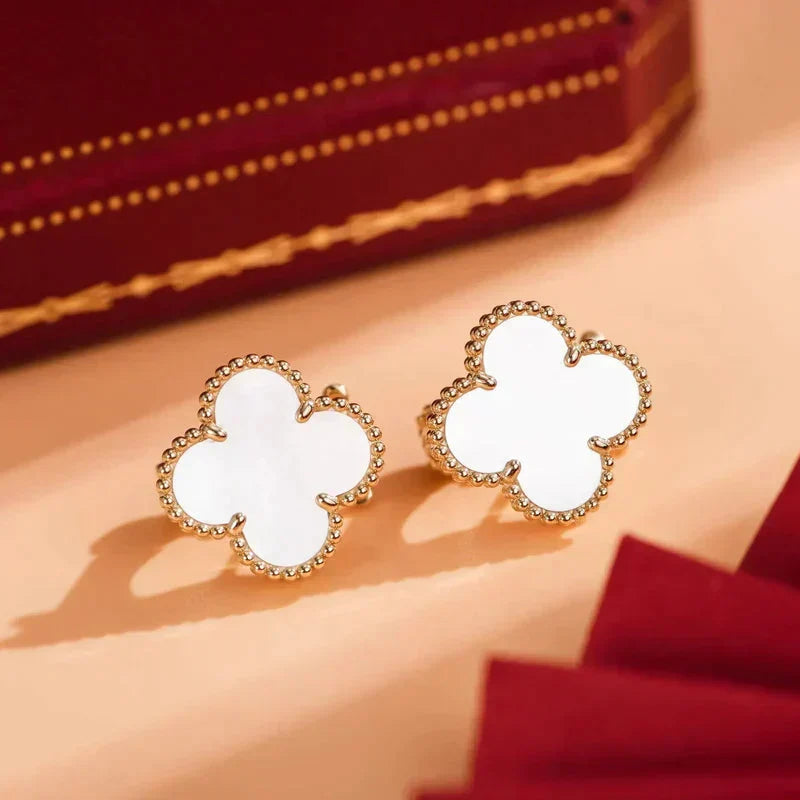 [Renovia Jewelry]CLOVER MEDIUM 1 MOTIFS  WHITE MOP STUD EARRINGS