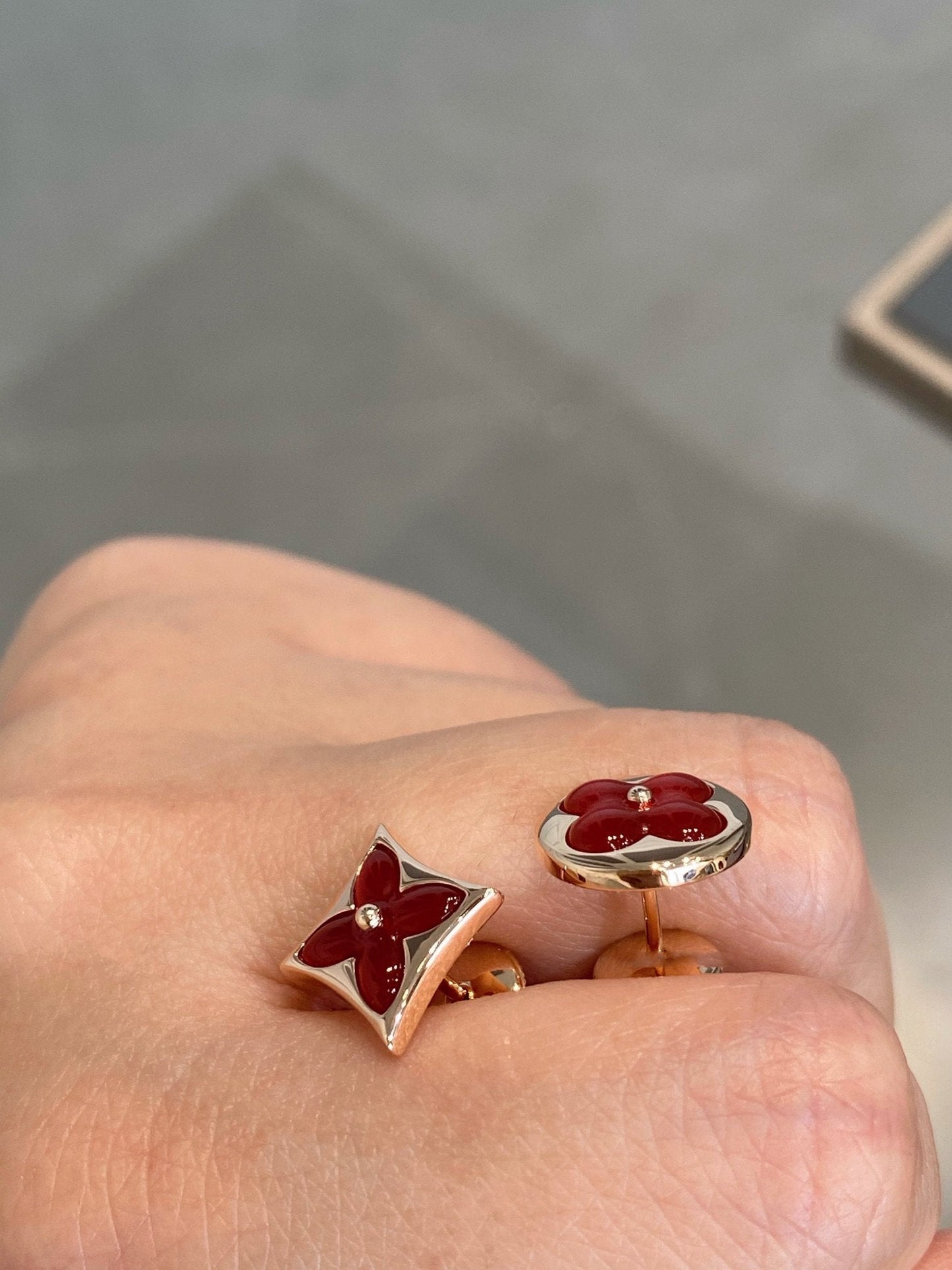 [Renovia Jewelry]STAR AND SUN PINK GOLD CARNELIAN STUD EARRINGS
