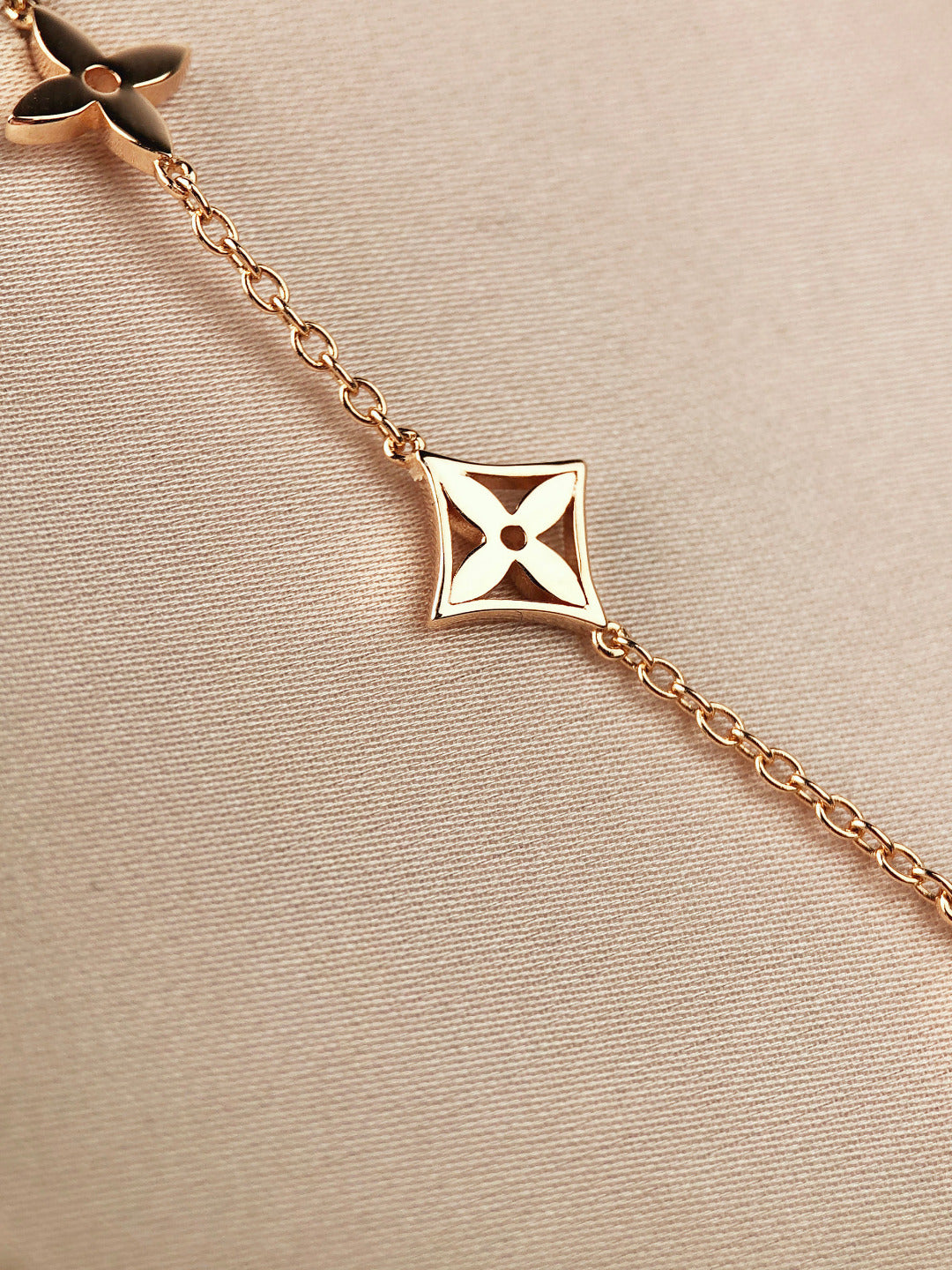 [Renovia Jewelry]STAR AND SUN 7 MOTIFS GOLD BRACELET