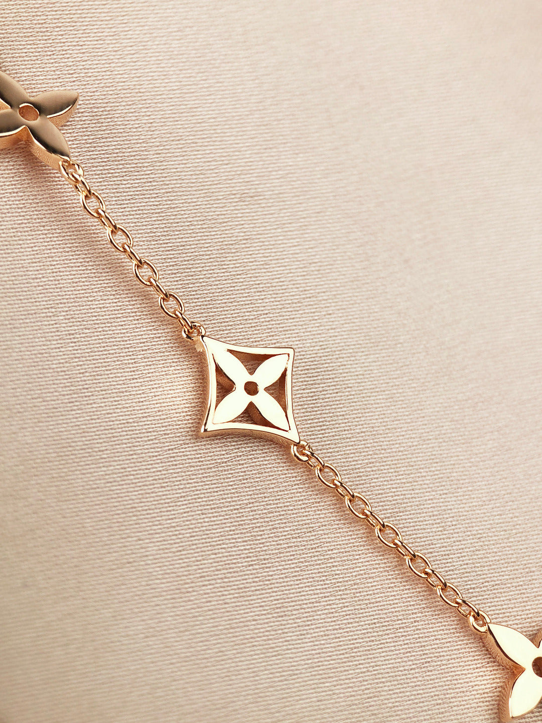[Renovia Jewelry]STAR AND SUN 7 MOTIFS GOLD BRACELET