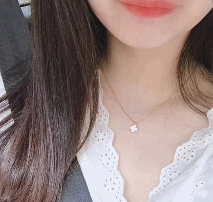 [Renovia Jewelry]CLOVER MINI 9.5MM WHITE MOTHER-OF-PEARL NECKLACE