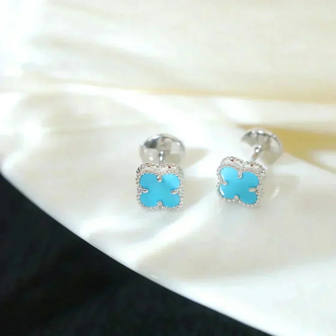 [Renovia Jewelry]CLOVER MINI 9.5MM ONYX STUD EARRINGS SILVER