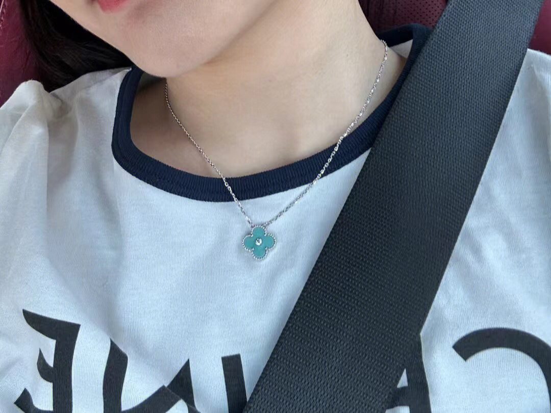 [Renovia Jewelry]CLOVER 1 DIAMOND LIGHT BLUE SILVER NECKLACE