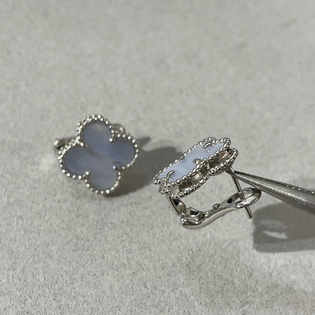 [Renovia Jewelry]CLOVER CHALCEDONY SILVER STUD EARRINGS