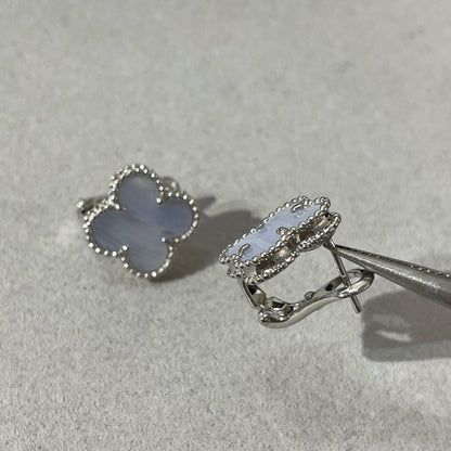 [Renovia Jewelry]CLOVER CHALCEDONY SILVER STUD EARRINGS