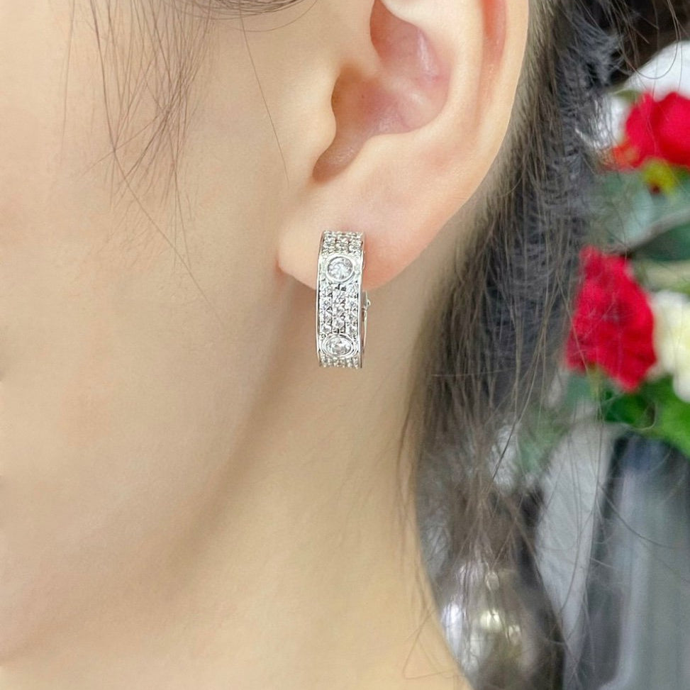 [Renovia Jewelry]LOVE 5.5MM DIAMOND PAVED EARRINGS