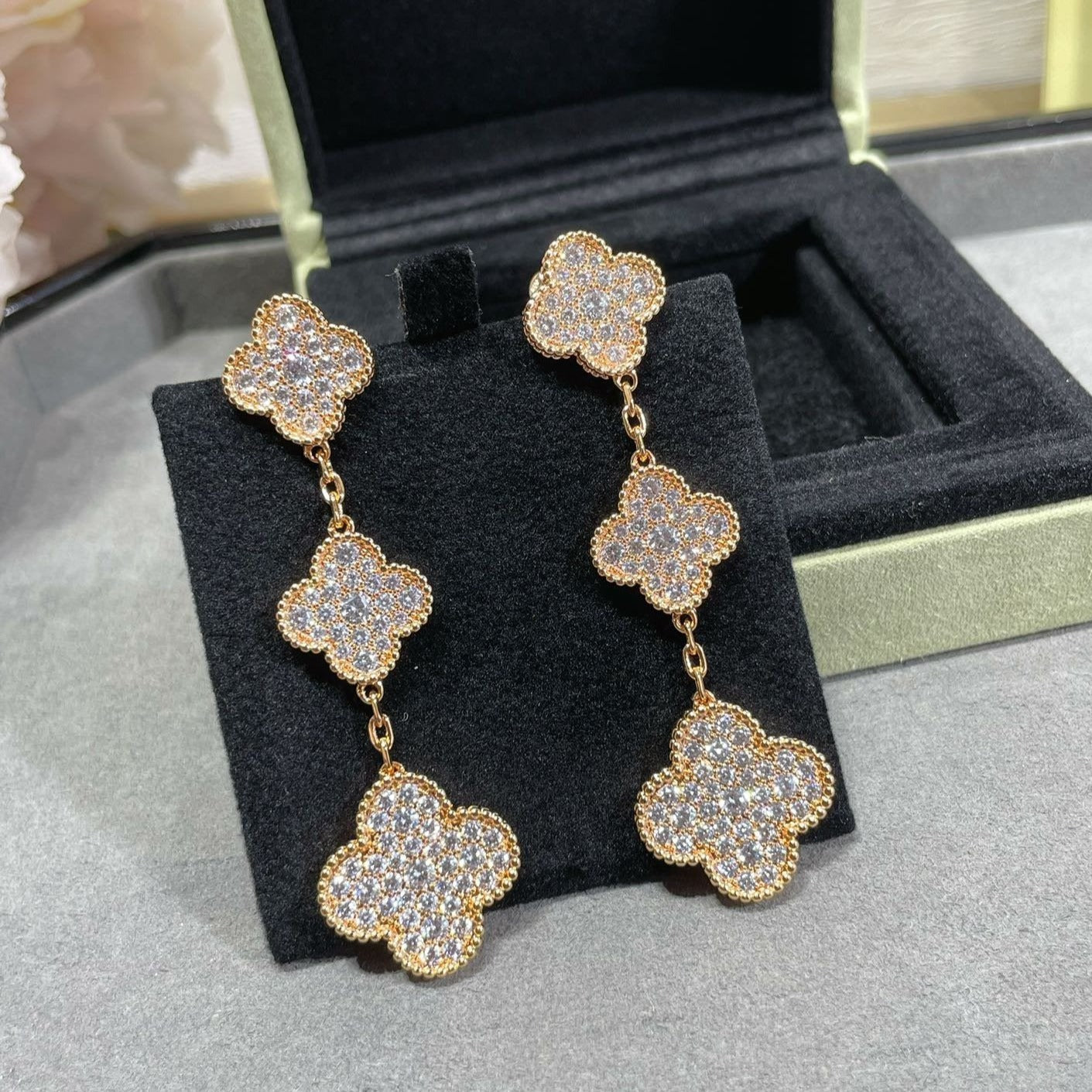 [Renovia Jewelry]CLOVER 3 MOTIFS DIAMOND PAVED ROSE GOLD EARRINGS