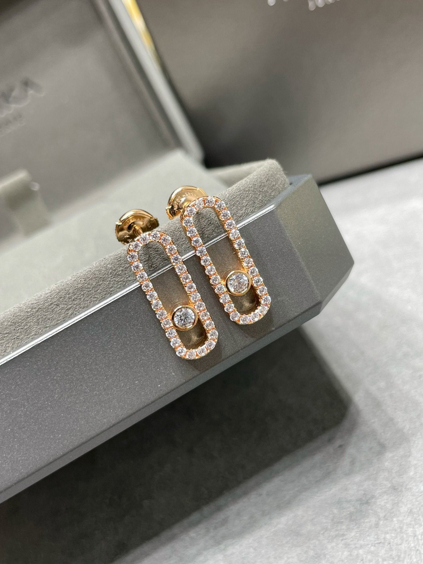 [Renovia Jewelry]MOVE UNO STUD DIAMOND PAVED EARRINGS