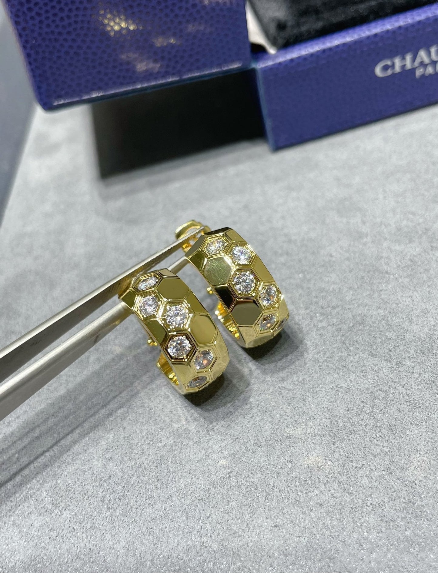 [Renovia Jewelry]BEE LOVE DIAMOND HOOP EARRINGS