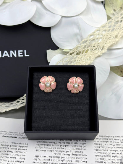 [Renovia Jewelry]26C Pink Camellia Pearl Enamel Stud Earrings