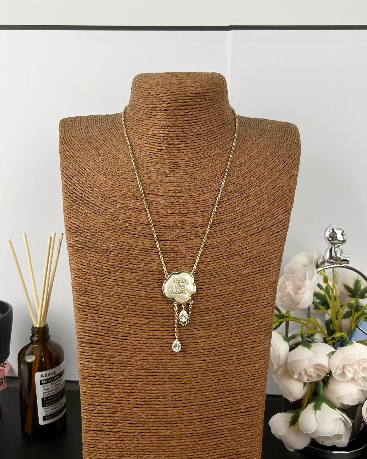 [Renovia Jewelry]Cloud Pearl Mother-of-Pearl Diamond Chain Pendant Necklace