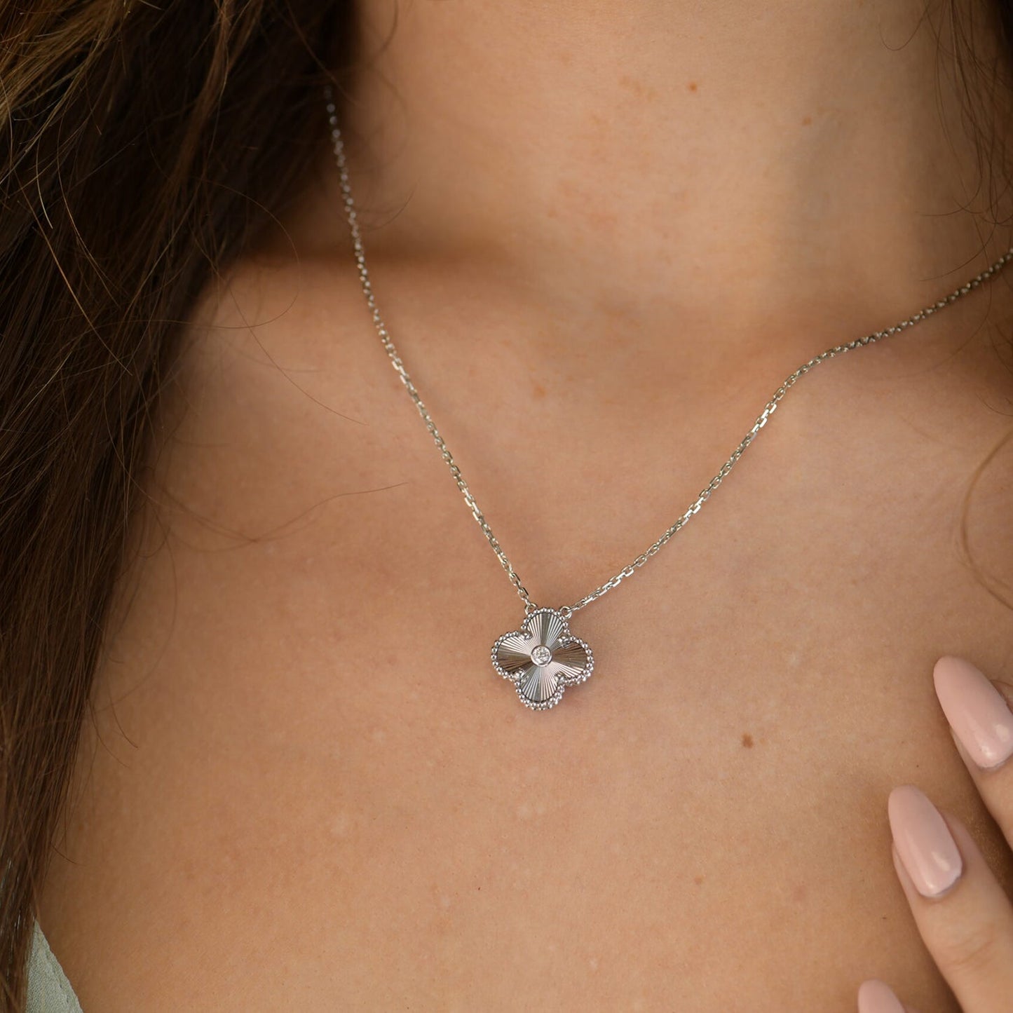 [Renovia Jewelry]CLOVER  15MM DIAMOND LASER NECKLACE SILVER