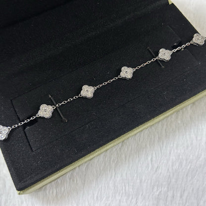 [Renovia Jewelry]CLOVER 6 MOTIF DIAMOND BRACELET