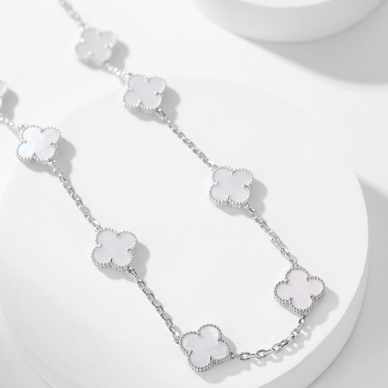 [Renovia Jewelry]CLOVER 10 MOTIFS WHITE MOTHER OF PEARL NECKLACE