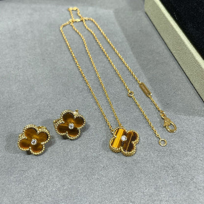 [Renovia Jewelry]CLOVER 15MM DIAMOND AND YELLOW TIGER'S EYE AGATE necklace