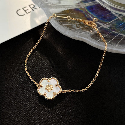 [Renovia Jewelry]LUCKY WHITE MOP PLUM BLOSSOM  BRACELET