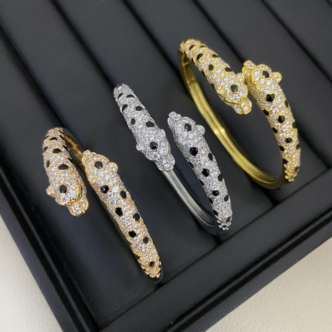 [Renovia Jewelry]PANTHERE DOUBLE HEADED HALF DIAMOND OPEN BRACELET