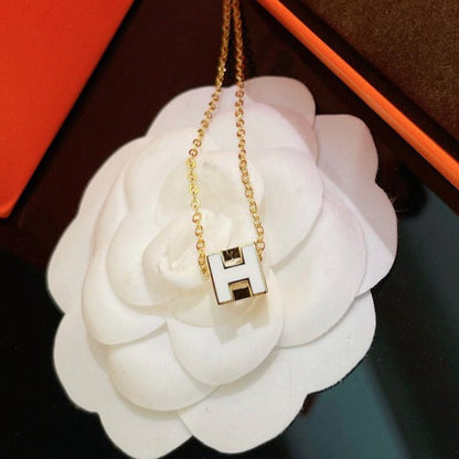 [Renovia Jewelry]H WHITE SQUARE GOLD NECKLACE