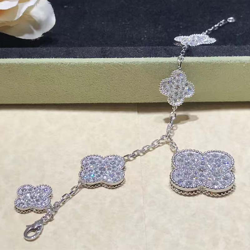 [Renovia Jewelry]CLOVER 6 MOTIFS SILVER DIAMOND BRACELET