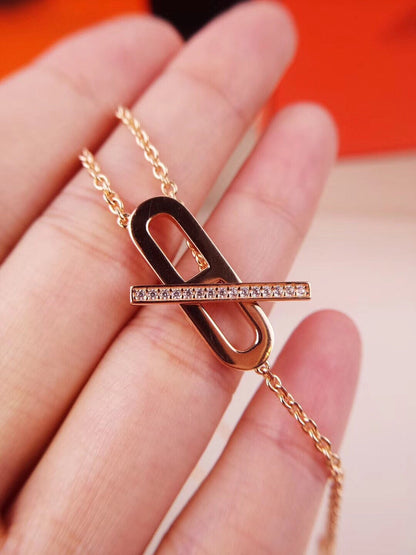 [Renovia Jewelry]HM FIRE PIG NOSE NECKLACE TRENDY STREET