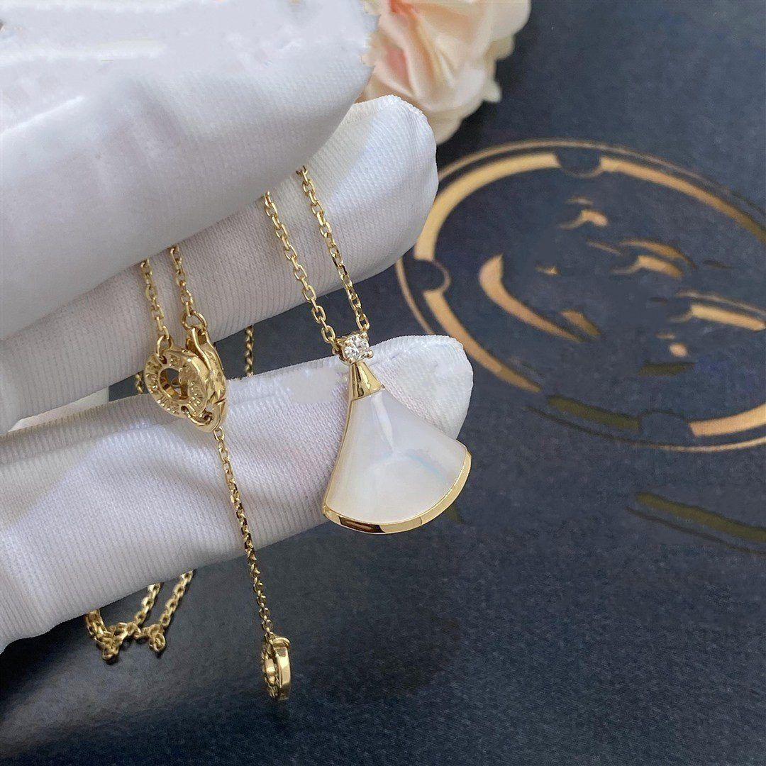 [Renovia Jewelry]DREAM NECKLACE WHITE MOP GOLD 1 DIAMOND