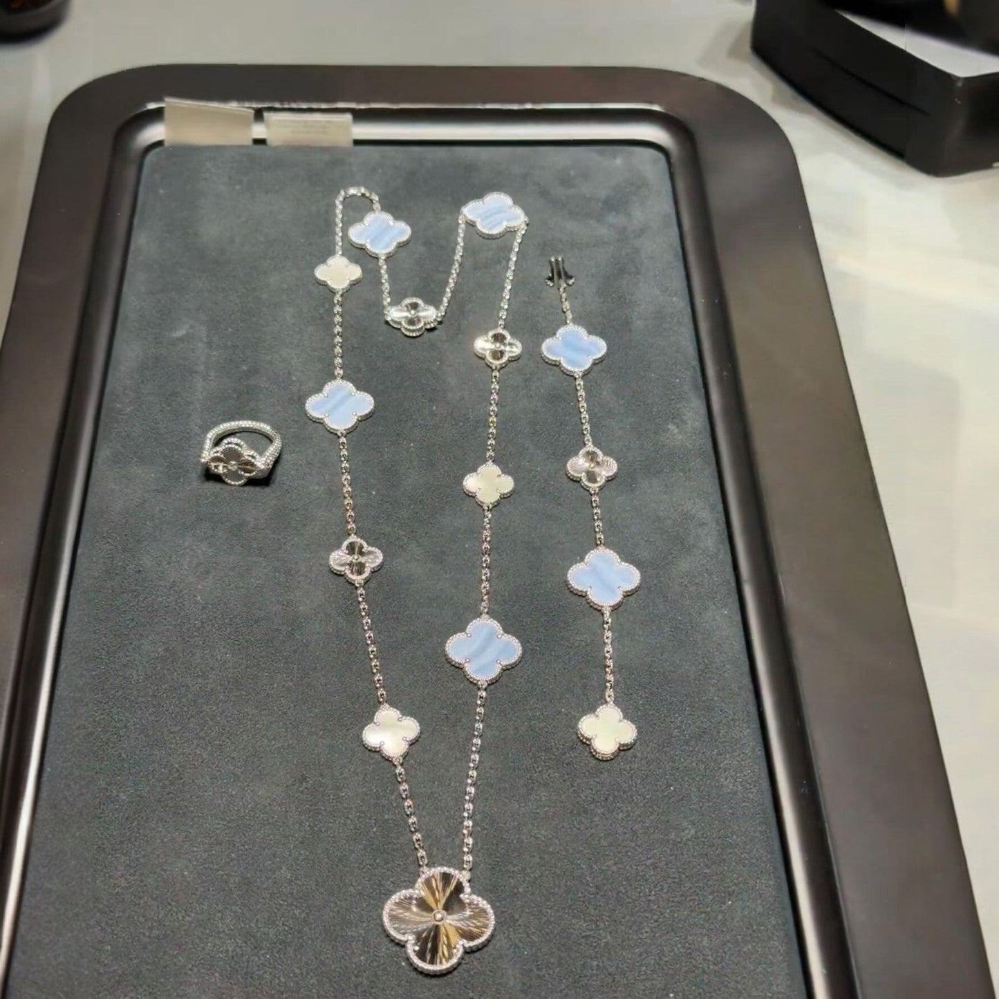 [Renovia Jewelry]DETACHABLE CLOVER 15(11+4) FLOWER SILVER NECKLACE SET
